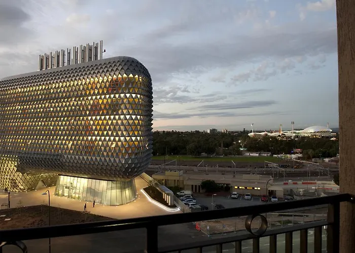 Adelaide Riviera Hotel